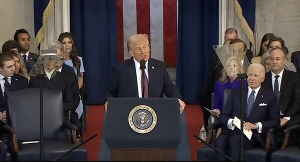 트럼프 대통령이 취임사를 하고&nbsp; 있는 모습 ( 사진 = YTN뉴스 갈무리 )